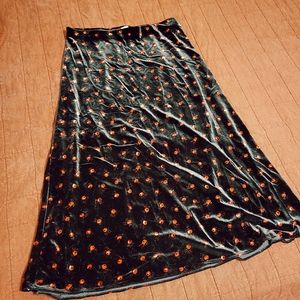 Black floral velvet skirt